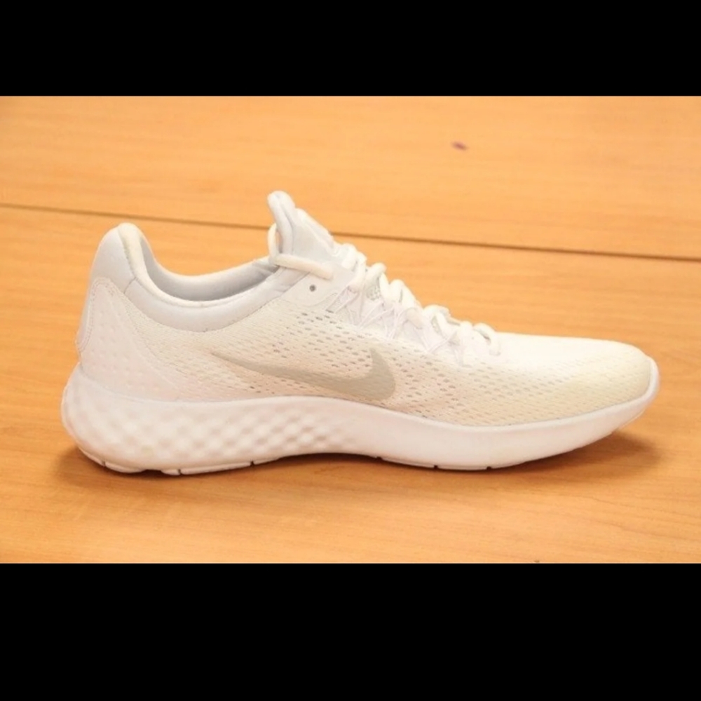 COPY - NIKE Lunar Skyelux